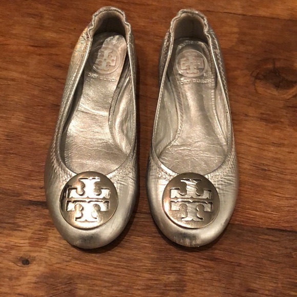 Tory Burch Reva silver flats, 10C - Picture 5 of 8